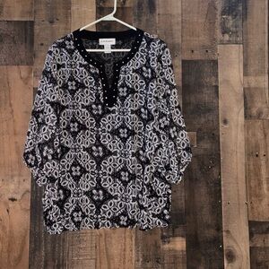 Women’s Sz 2x C.D. Daniel’s Black and White Patterned Blouse